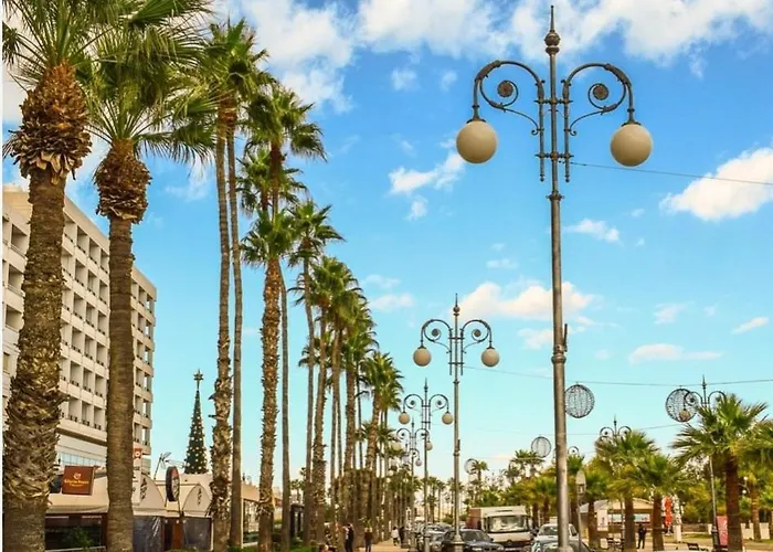 Апартаменти Modern 2br 70m From Finikoudes