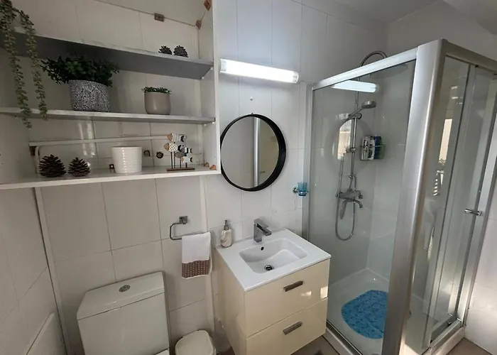 Апартаменти Modern 2br 70m From Finikoudes Ларнака