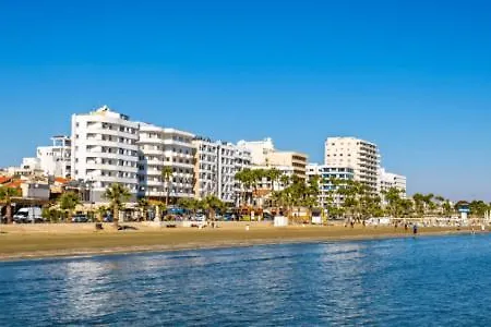 Modern 2br 70m From Finikoudes Lejlighed