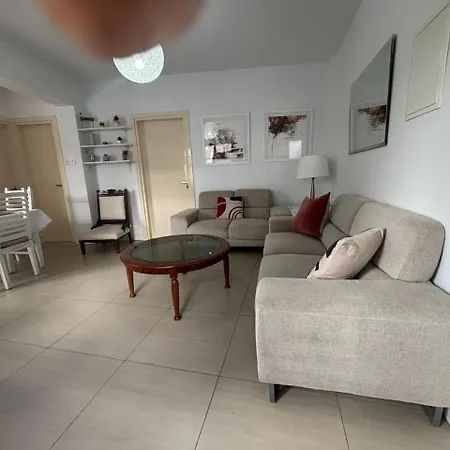 Modern 2br 70m From Finikoudes Apartment Larnaka