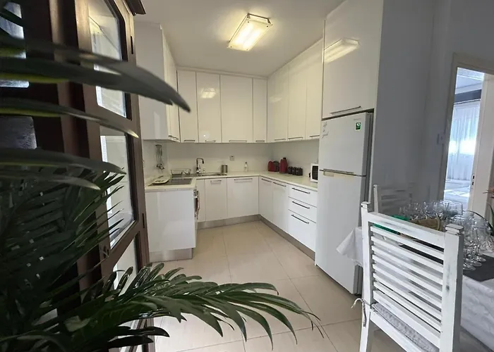 Modern 2br 70m From Finikoudes Apartament Larnaca